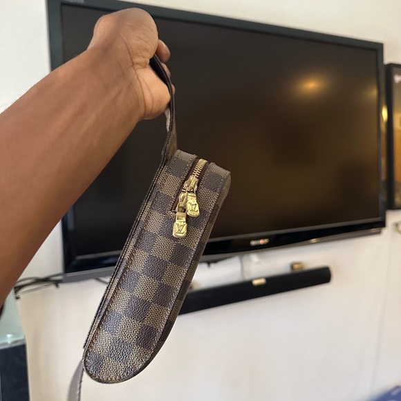 Louis Vuitton monogram chest bag in brown used but in great condition - Picture 4 of 4